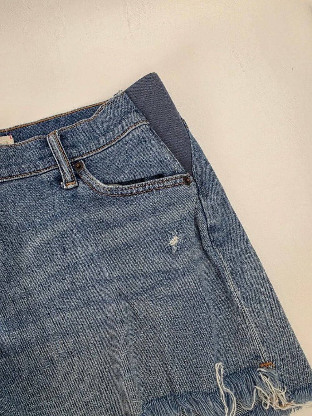 Hatch Distressed Maternity Denim Jean Shorts Frayed Hem Side Panels Size 27 - Picture 9 of 15